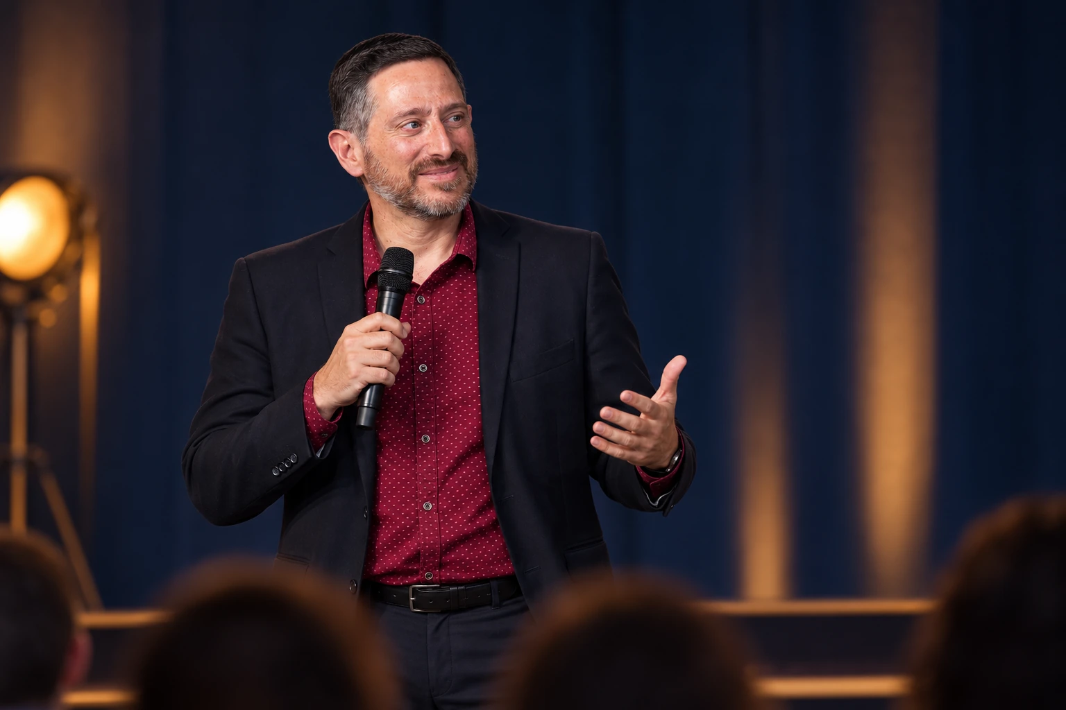 Rubén Colomo compartiendo ideas con una audiencia